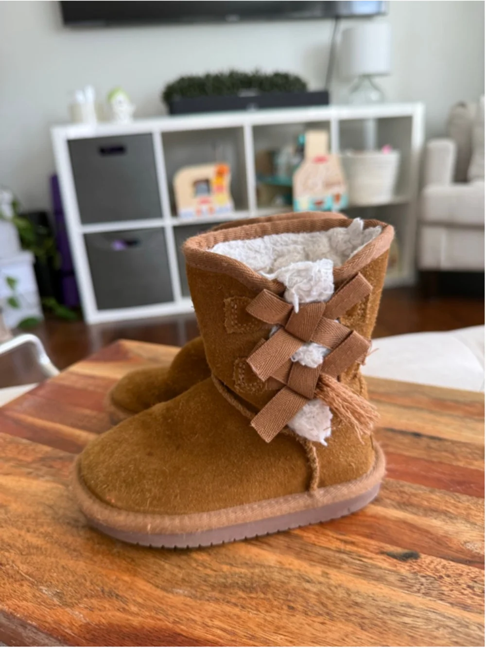 Baby Koolaburra by UGG Brown Boots with Bows Size 7